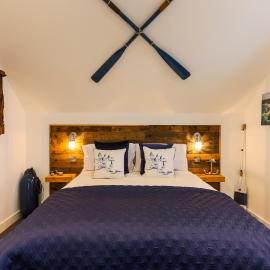 The Lighthouse Penthouse, Studio and Holiday Home