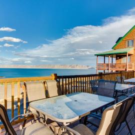 Cabin Overlooking The Harbor, hotel in Garden City