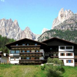 Residence La Zondra, hotel in Pozza di Fassa