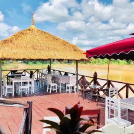 Merry Riverside Hotel