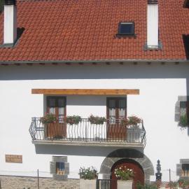 Casa rural Ornat Etxea، فندق في Vidángoz
