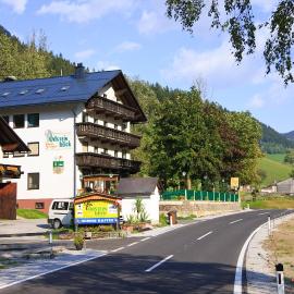Gasthof - Pension Ödsteinblick, hotel a Johnsbach