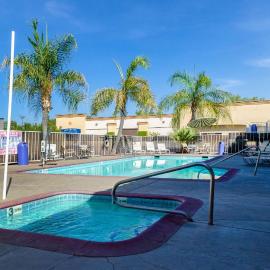 Motel 6-Fresno, CA - Yosemite Hwy, hotel v destinácii Pinedale