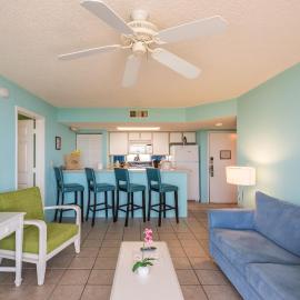 KWSS210 Sunrise Suites Bonaire Suite #210, хотел в Кий Уест
