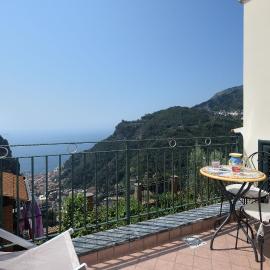Pontone on the sea apartment, ξενοδοχείο στη Scala