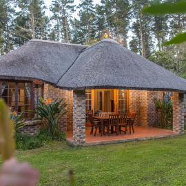 Viesnīca Coral Tree Cottages pilsētā Harkerville