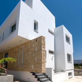 Sea Point Villas Luxury Villas with Private Pools in Coral Bay, hotel in Coral Bay