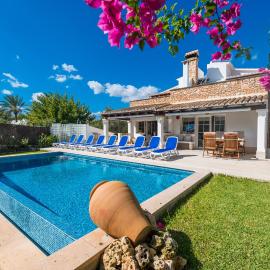 Casas Mari y Pili para 12 personas a unos 200 m de la playa, hotel a Portocolom