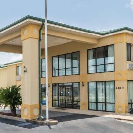 Days Inn by Wyndham Montgomery
