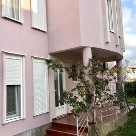 Apartmani Milanovic Susanj, hotel u Baru