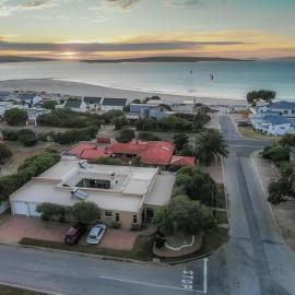 Puza Moya Guest House, hotel in Langebaan