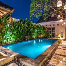 Lokal Bali Hostel, hotell i Kuta
