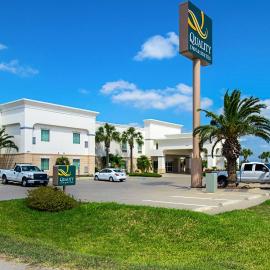 Quality Inn & Suites Robstown，羅布斯敦的飯店
