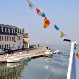 Hotel du Port et des Bains, готель у місті Сен-Валері-сюр-Сомм