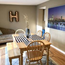 ~*Pet Friendly 30min to Downtown*~ THE BOSTONIAN, khách sạn ở Boston