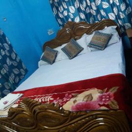Kiran Guest House, готель у місті Колката