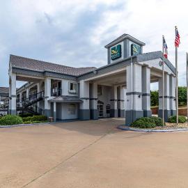 Viesnīca Quality Inn & Suites Canton pilsētā Kantona