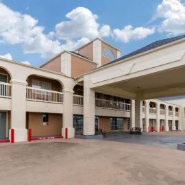 Quality Inn Clute Freeport