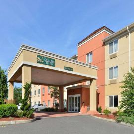 Quality Suites Stratford, hotell i Stratford