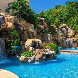 Clarion Suites Roatan at Pineapple Villas, hotel din First Bight