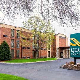 Quality Inn & Suites Arden Hills - Saint Paul North, hotel a Arden Hills