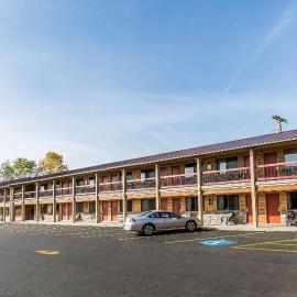 Econo Lodge Inn & Suites Kalispell - Glacier National Park Gateway, hotel em Kalispell