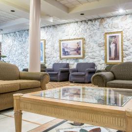 Batavia में, होटल Quality Inn & Suites Palm Island Indoor Waterpark