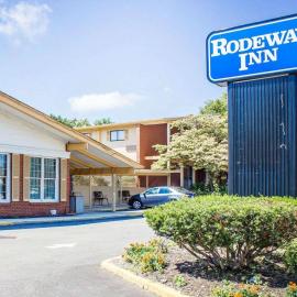 Rodeway Inn Huntington Station - Melville、ハンティントンのホテル