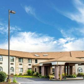 Quality Inn Elyria，伊利里亞的飯店