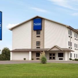 Travelodge by Wyndham Livonia, hotel in Livonia