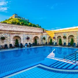 Hotel Kapitany Wellness, хотел в Шюмег