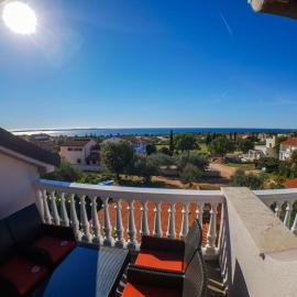 Apartments Jozić, hotel en Peroj