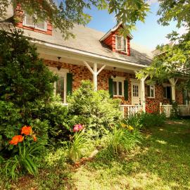Vieille Maison Rustique Espace Intéressant, hotel Québecben