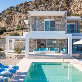 Sea view villa with private pool Horizontes、Kalithiesのホテル