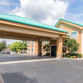 Quality Inn & Suites Alma I-40, hotel en Alma
