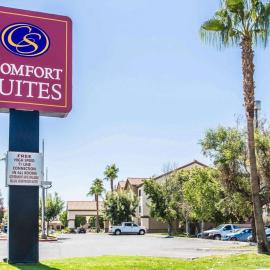 Viesnīca Comfort Suites Bakersfield pilsētā Beikersfīlda