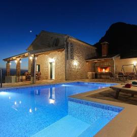Holiday home Mia
