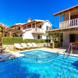 Villas Rab Palit, hotel v Rabu