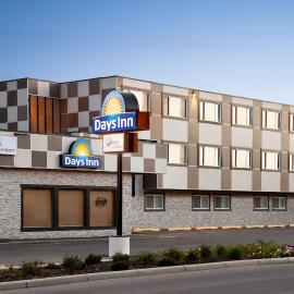 Days Inn by Wyndham Sylvan Lake, khách sạn ở Sylvan Lake