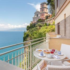 Hotel Sporting, khách sạn ở Vico Equense