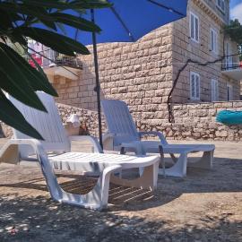 Studio Silvana & Room Renata, hotel in Lumbarda