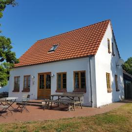 Authentisches Inselhaus - ideal für Kiter/Surfer/Familien، فندق في فيهمارن