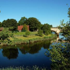 River Edge Lodges, hotel in Bridge of Earn