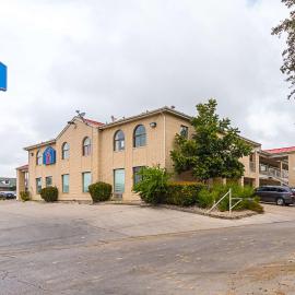 Motel 6-San Antonio, TX - Fiesta Trails