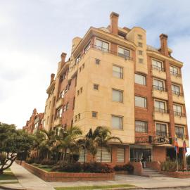Hotel Suites 108