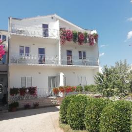 Apartments Vidović, khách sạn ở Vodice