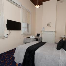 Riverina hotel, מלון בהולברוק