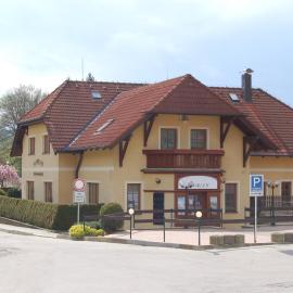 Apartmány Florian, hotel in Frymburk