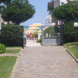 CASA VACANZA CON ACCESSO DIRETTO IN SPIAGGIA