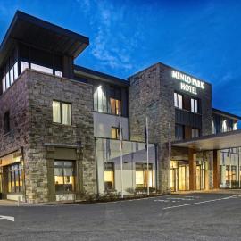 Menlo Park Hotel, hotel u gradu Golvej